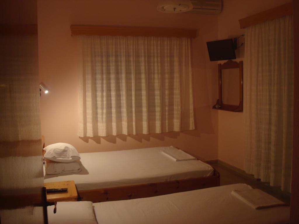 Hotel Filoxenia 네오이포로이 객실 사진